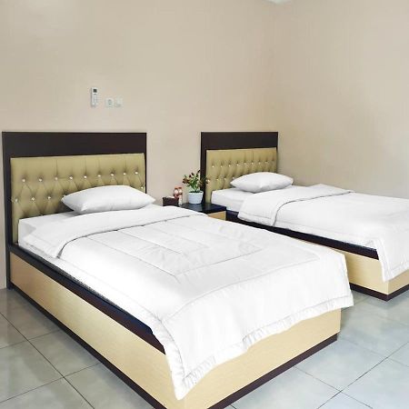 מלון Reddoorz @ Jalan Nyai Enat Sampit מראה חיצוני תמונה