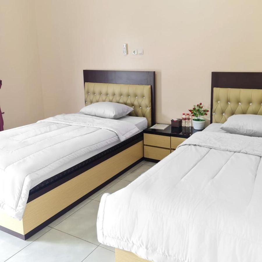 מלון Reddoorz @ Jalan Nyai Enat Sampit מראה חיצוני תמונה